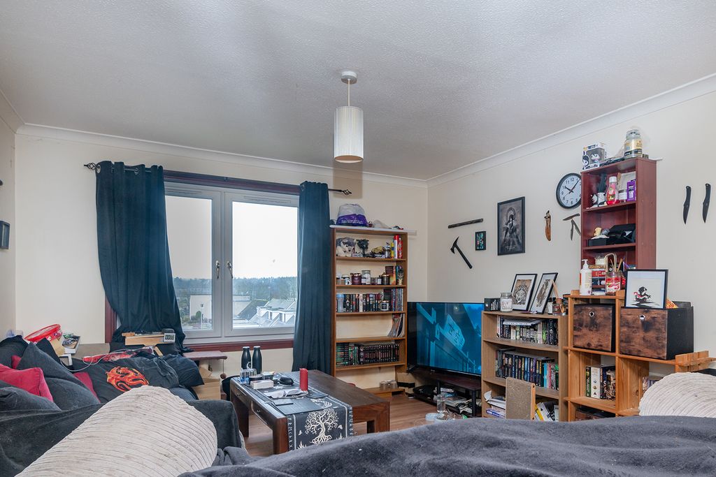 Property photo 3 of 18