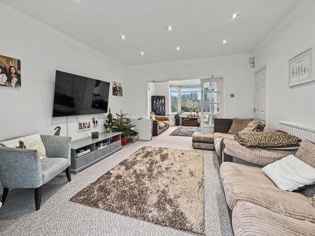 Property photo 3 of 29