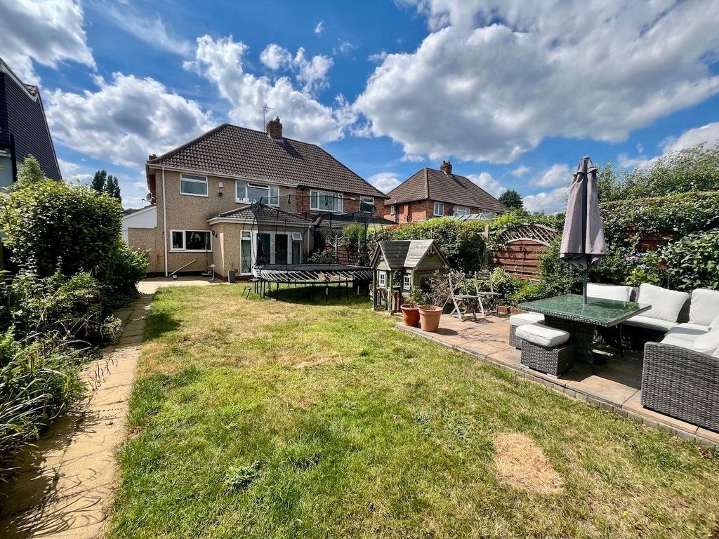 Property photo 2 of 15 Picture No. 12