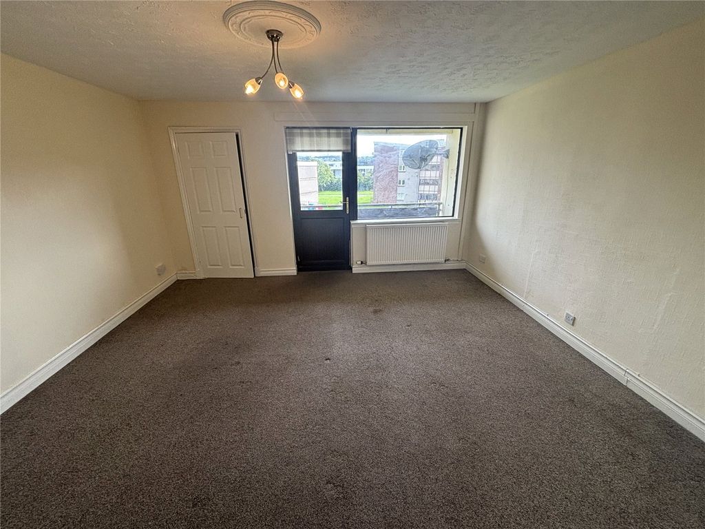 Property photo 3 of 13 Picture No. 01