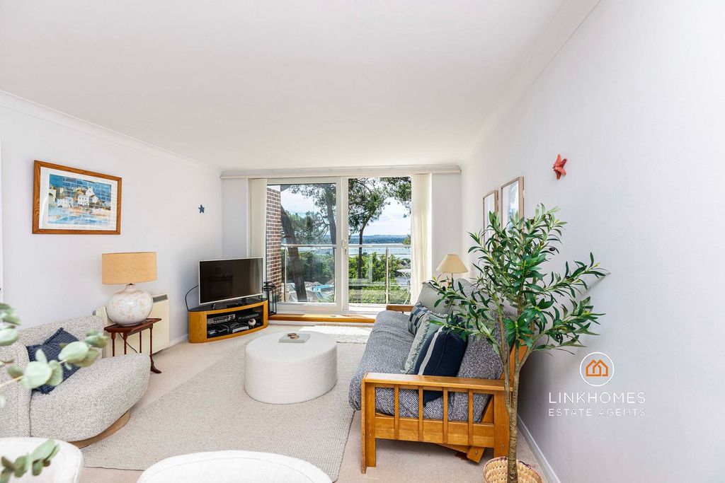 Property photo 2 of 36