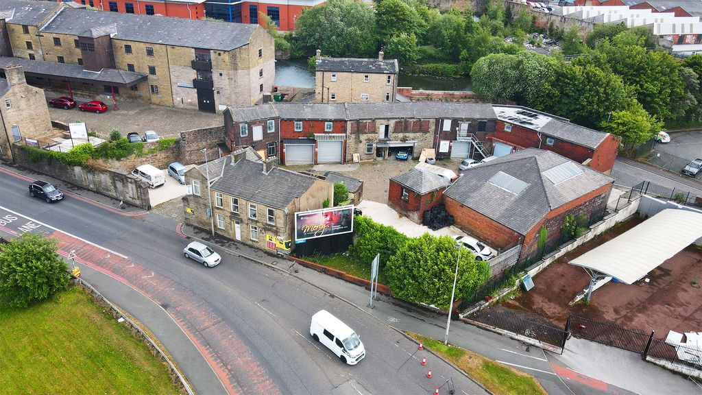 Property photo 1 of 3