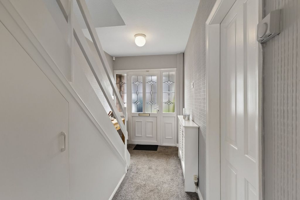 Property photo 3 of 42