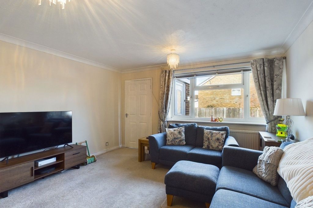 Property photo 3 of 12