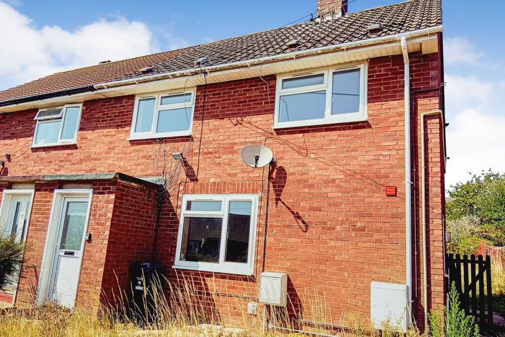 Property photo 1 of 12 32 Berry Close, Exmouth, Devon Ex8 2Pt
