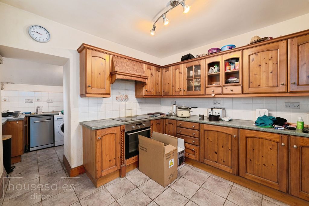 Property photo 3 of 9