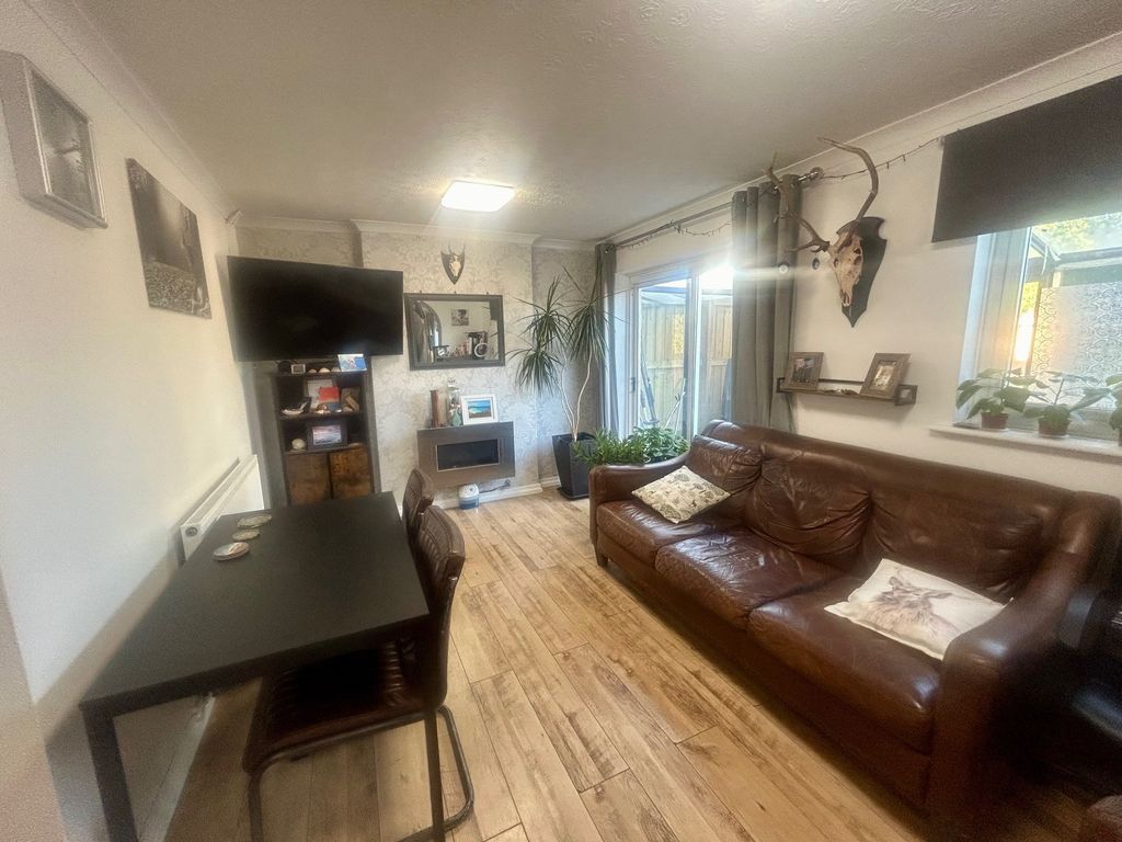 Property photo 3 of 11 Image
