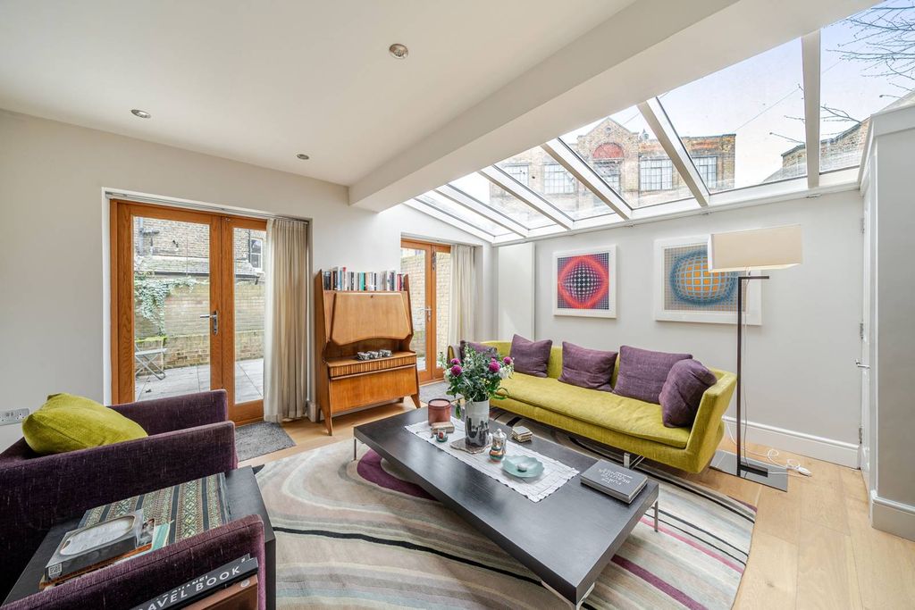 Property photo 3 of 17