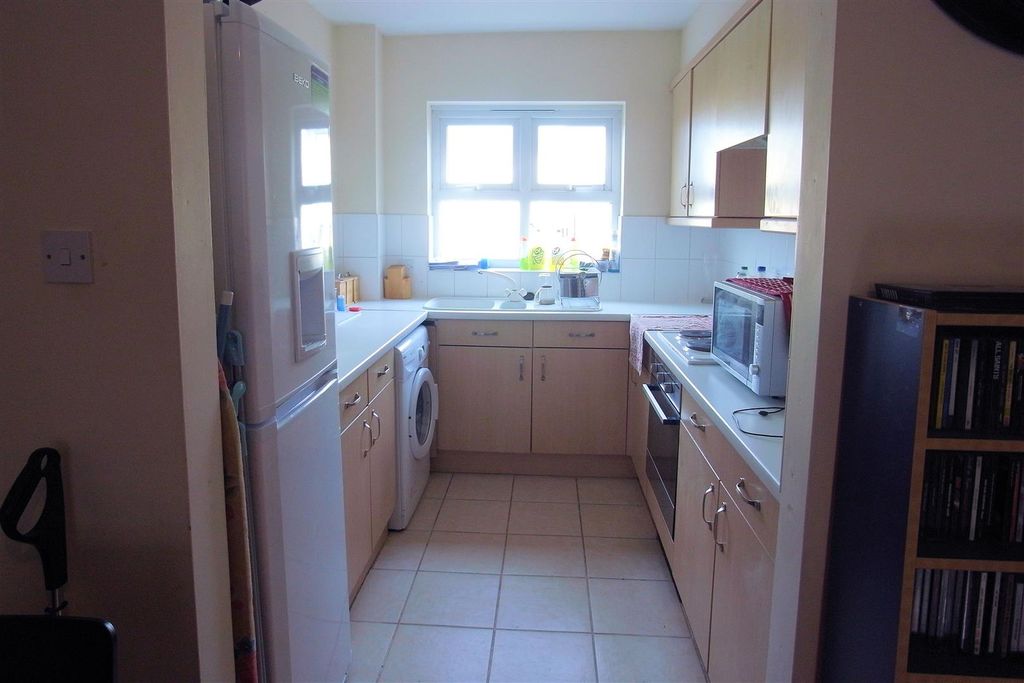 Property photo 3 of 4 Kitchen