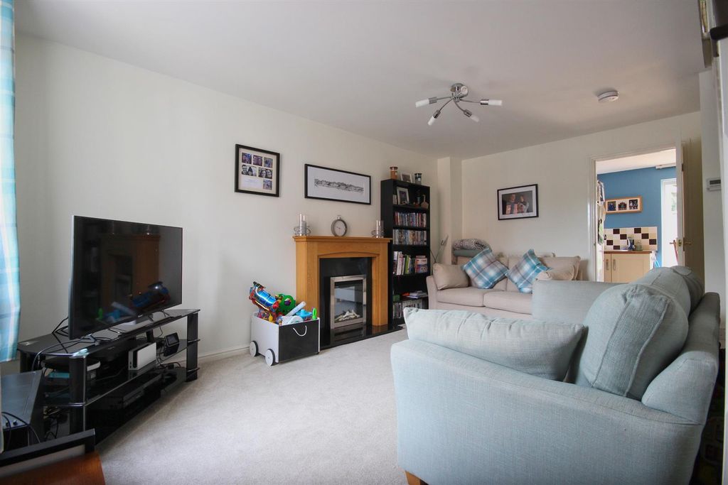 Property photo 3 of 11 Woodmans Way (9).Jpg