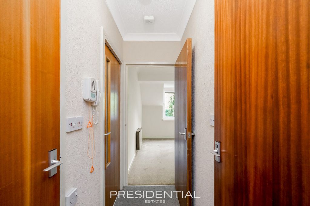 Property photo 3 of 31