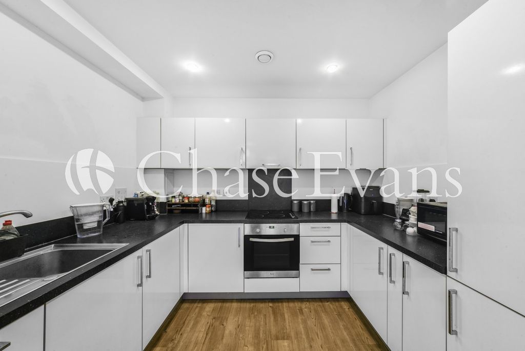 Property photo 3 of 22 Kitchen