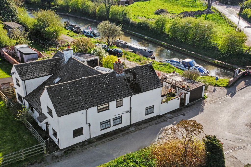 Property photo 1 of 20