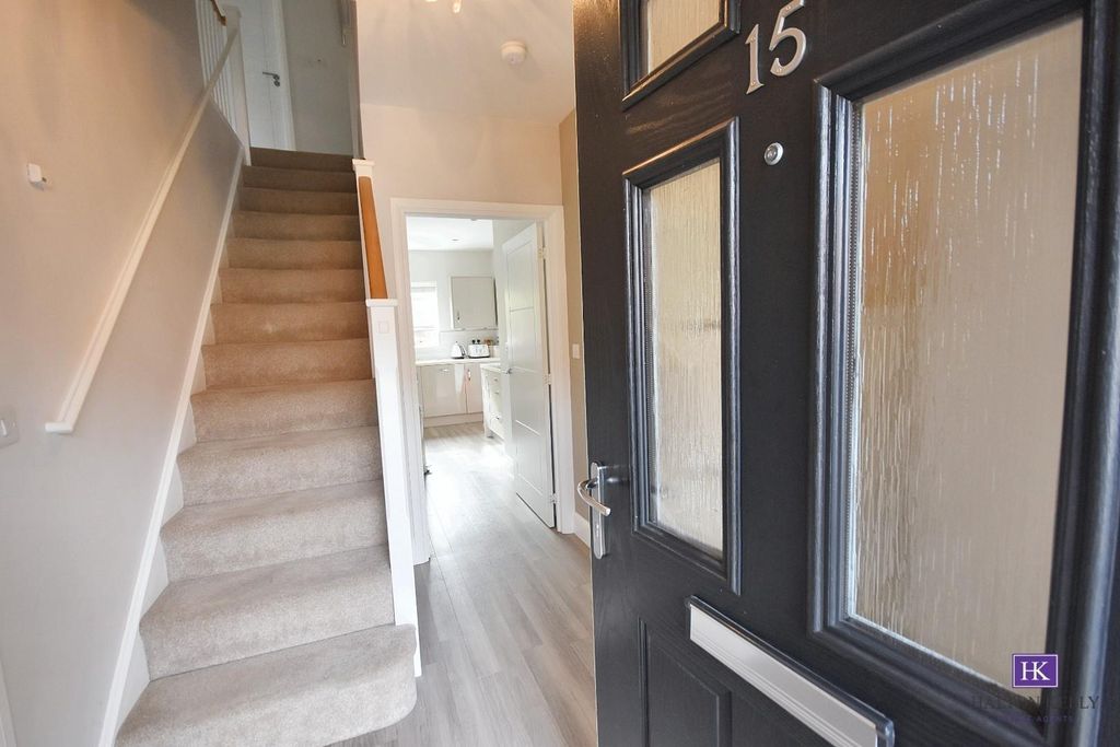 Property photo 2 of 31 Entrance Hallway