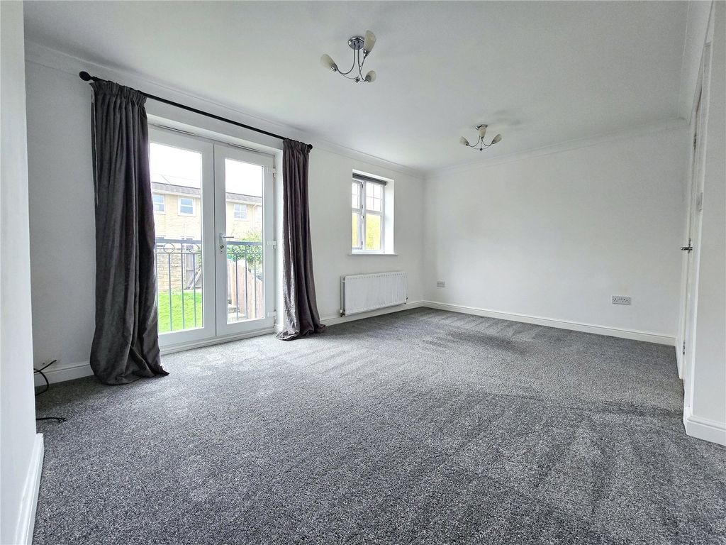 Property photo 2 of 23 Lounge