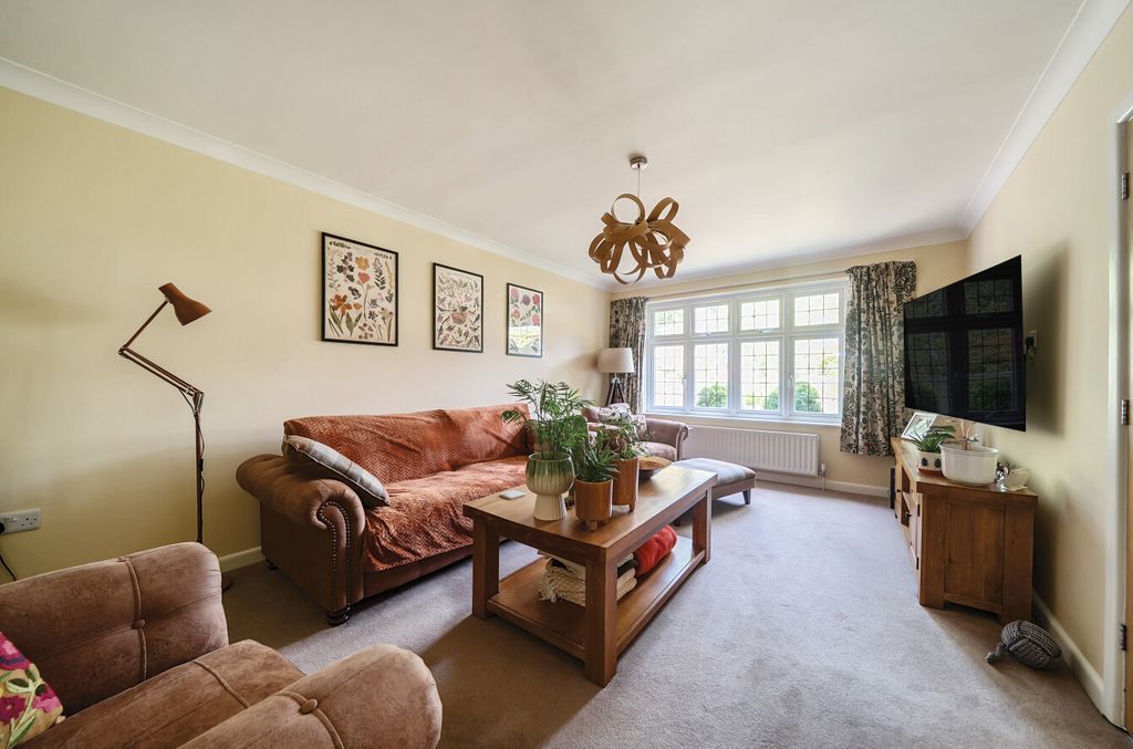 Property photo 3 of 35 1316143-33-685Eee...