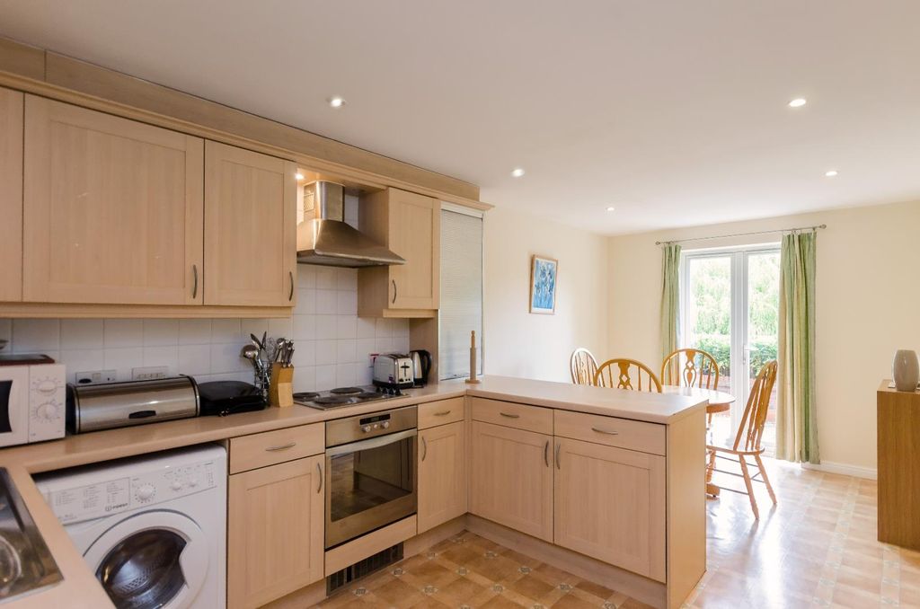 Property photo 3 of 9 Picture 3