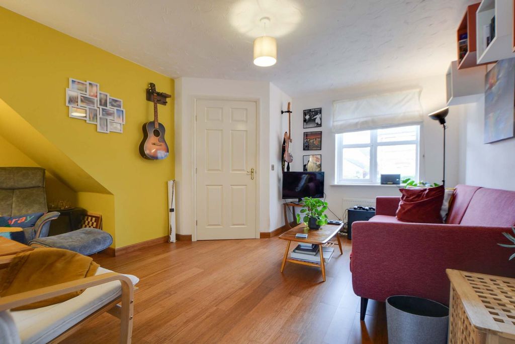 Property photo 3 of 23