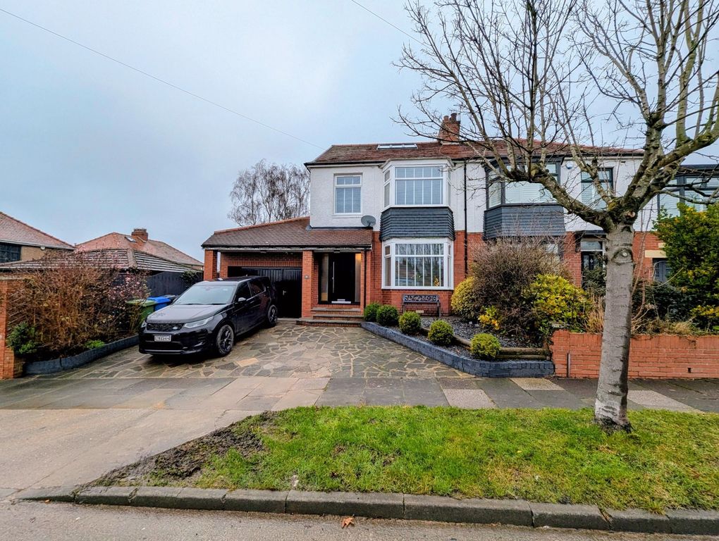 Property photo 1 of 32