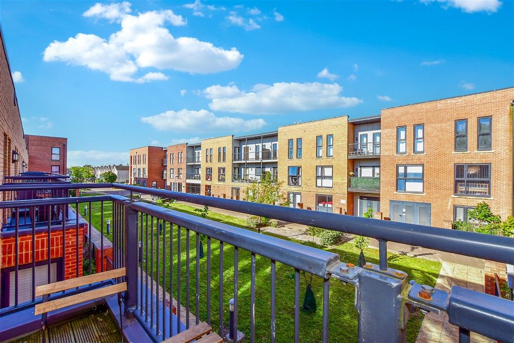 Property photo 2 of 10 Balcony / Terrace