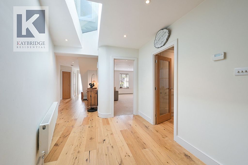 Property photo 2 of 16 Manor Green Road, Epsom - Kt19 8Ra