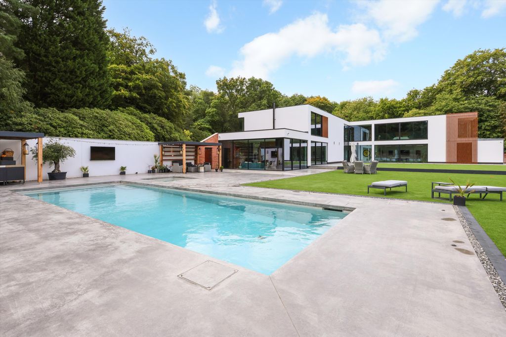 Property photo 1 of 27 Image