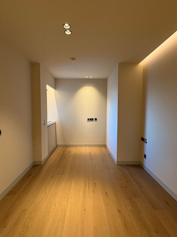Property photo 2 of 77