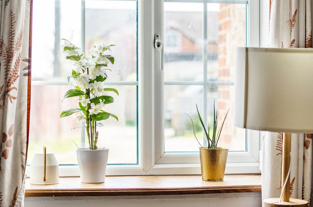 Property photo 3 of 20 Living Room