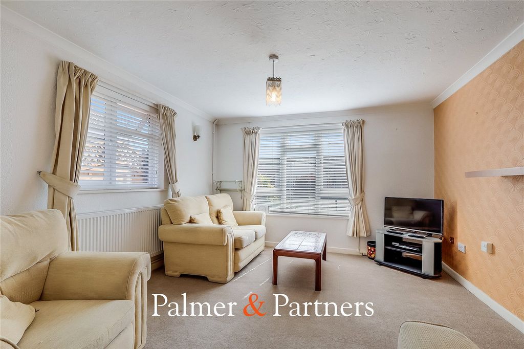 Property photo 2 of 17 Picture No. 23