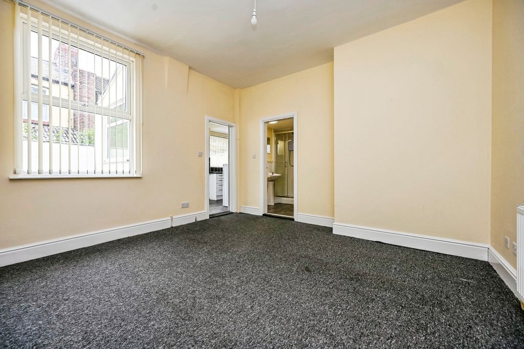 Property photo 3 of 16 Pbox-Img.Jpg