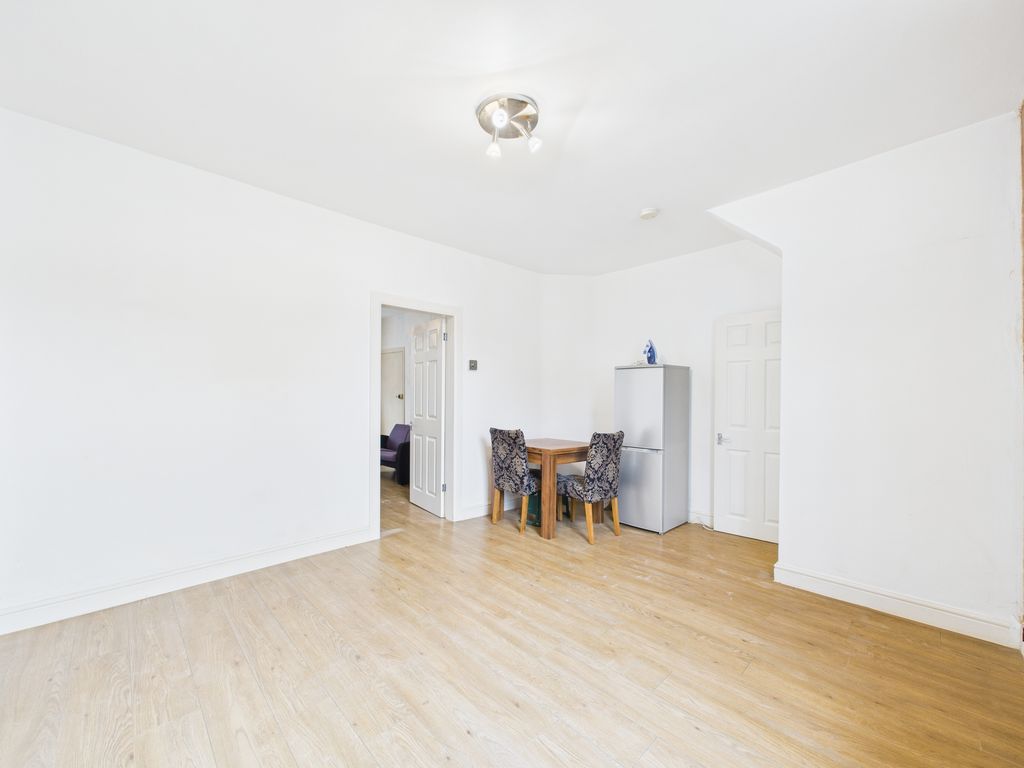 Property photo 3 of 7 Dining Room