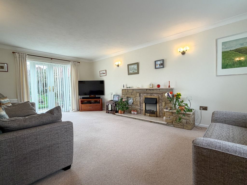 Property photo 2 of 21 4822065
