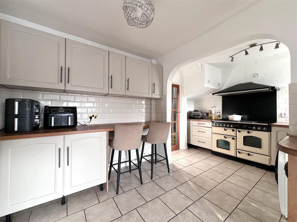 Property photo 3 of 11 Img_0963.Jpeg