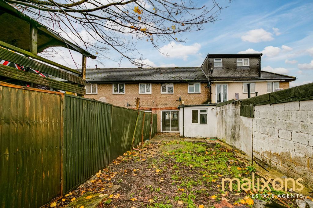 Property photo 3 of 10