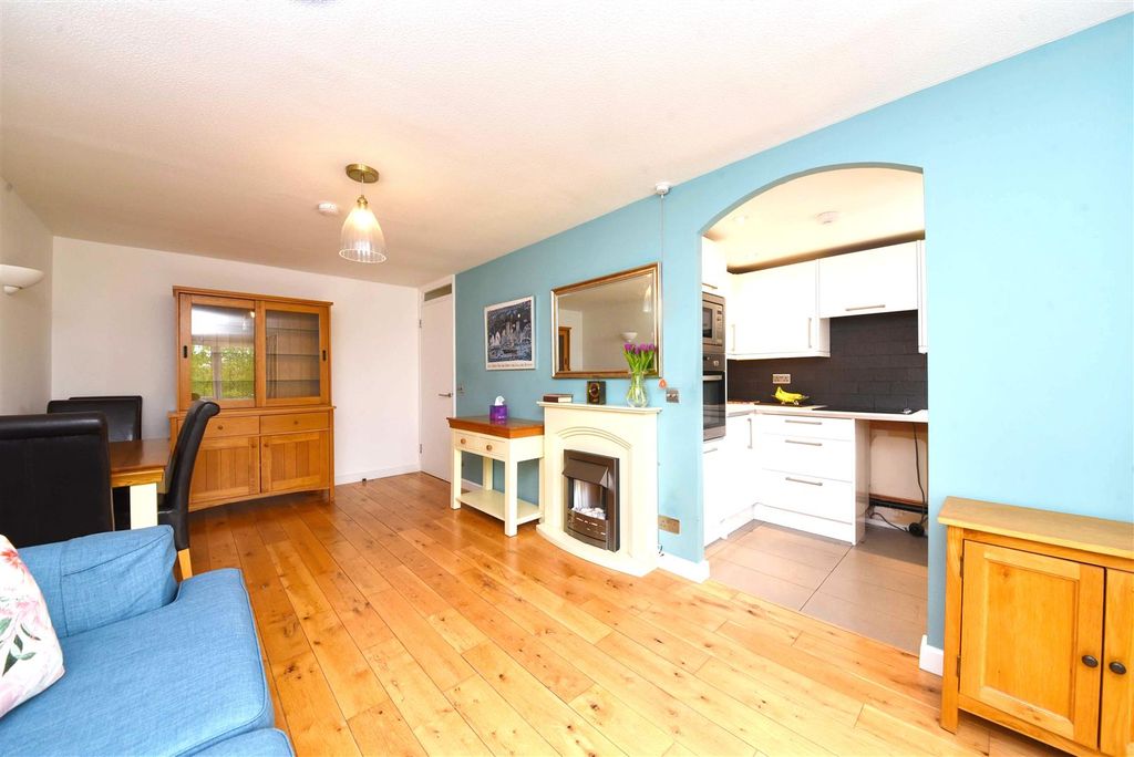 Property photo 2 of 8 31_Stokes_Ct_Pic_2.Jpg