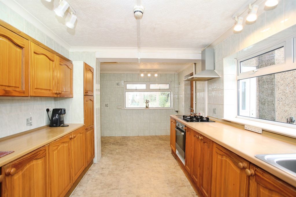 Property photo 3 of 26