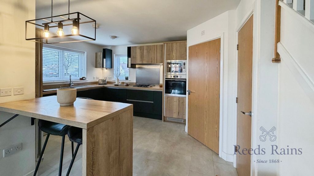 Property photo 3 of 25 Picture No. 34