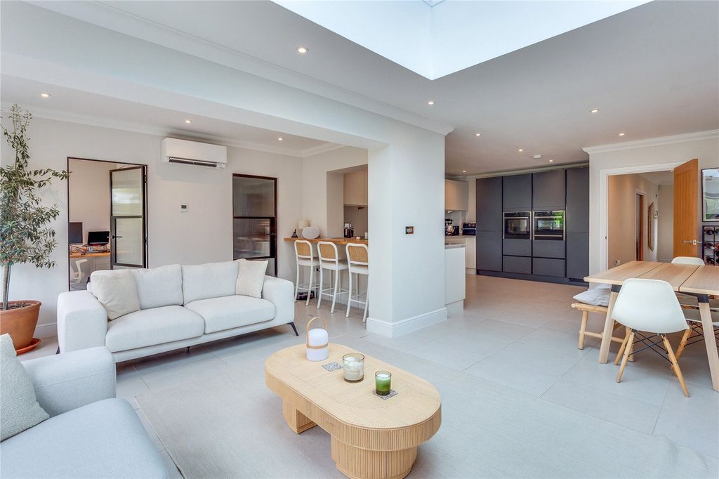 Property photo 2 of 17 Living Room