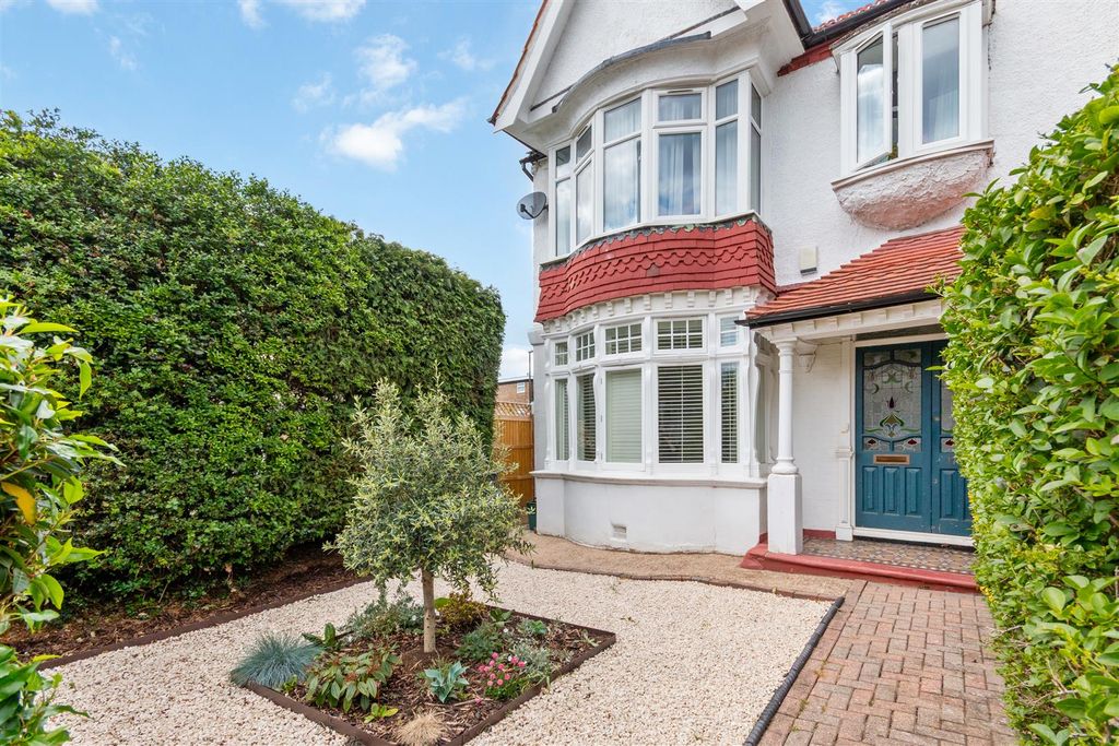 Property photo 1 of 13 External