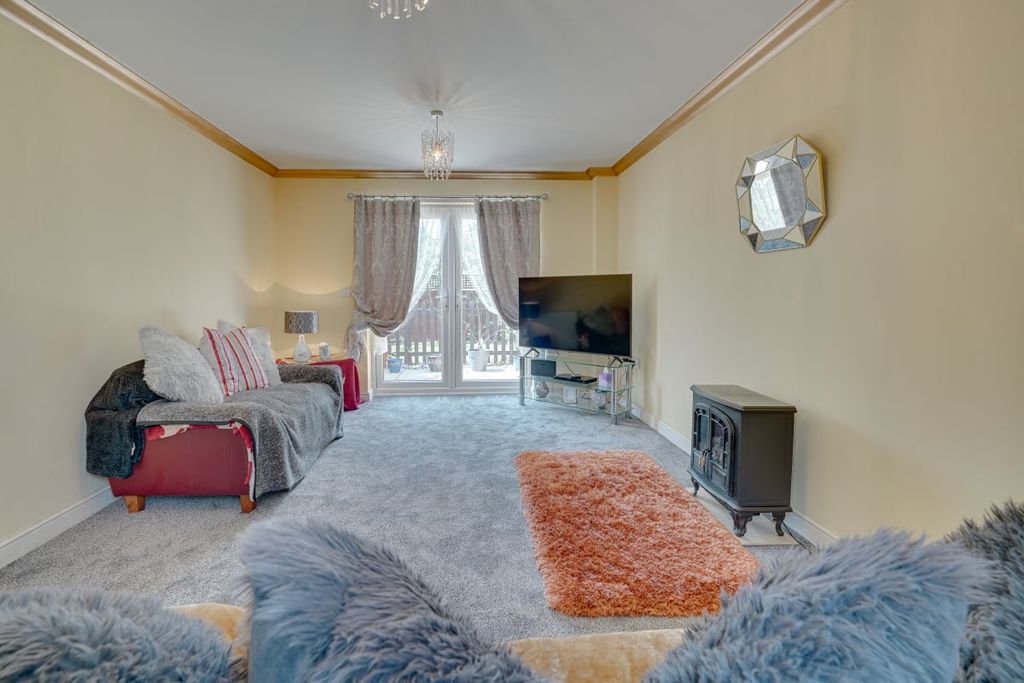 Property photo 2 of 26