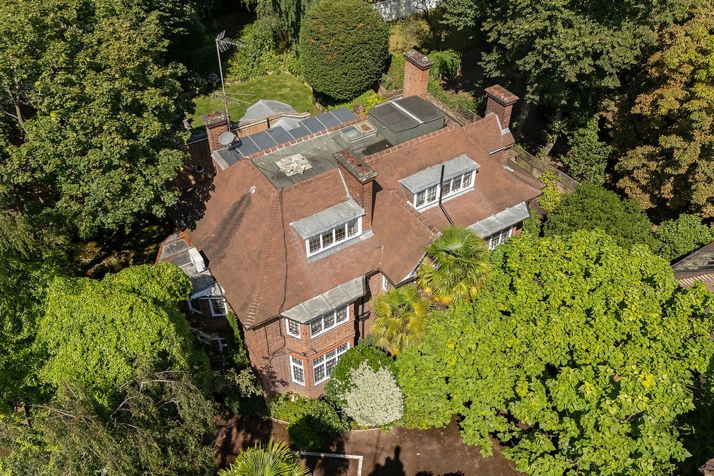 Property photo 2 of 20