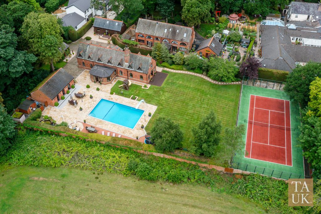 Property photo 2 of 42