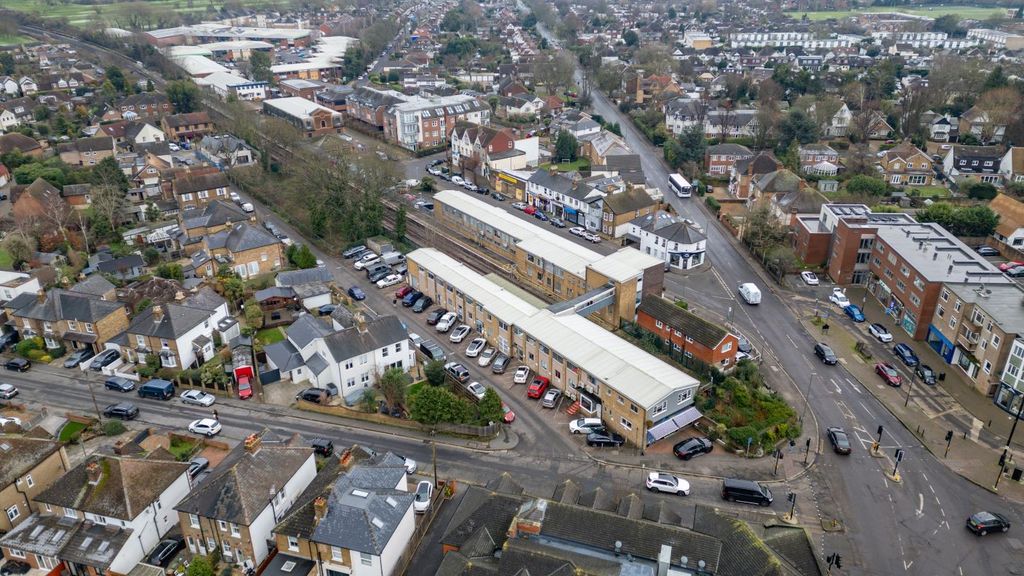 Property photo 3 of 21