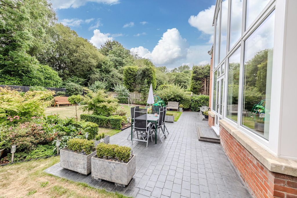 Property photo 2 of 44 Rear Garden