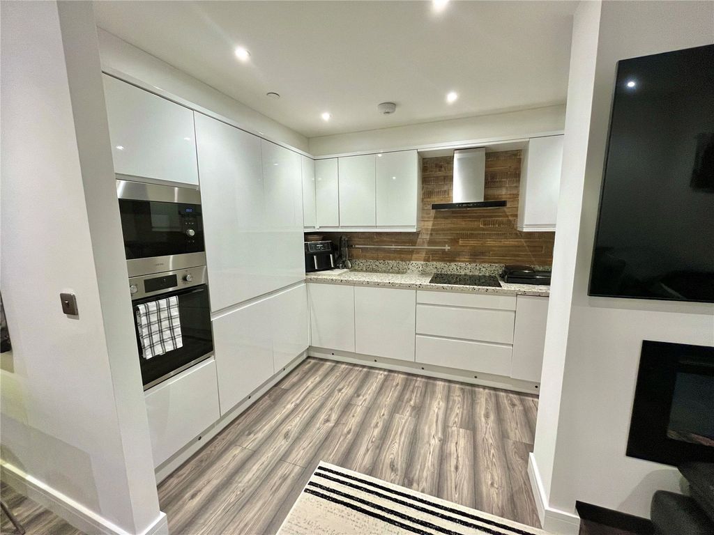 Property photo 2 of 20 Picture No. 25