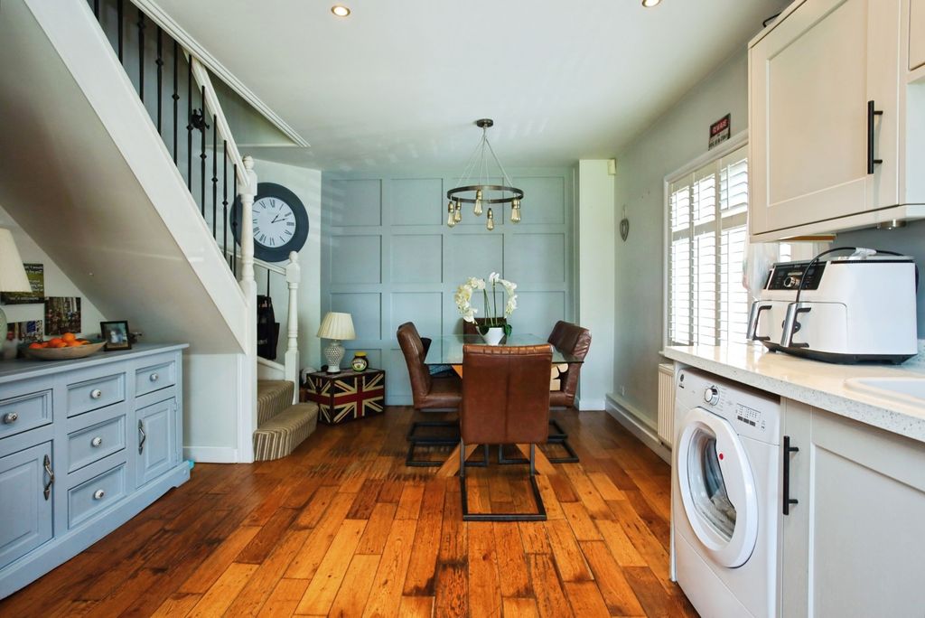 Property photo 2 of 16 Pbox-Img.Jpg