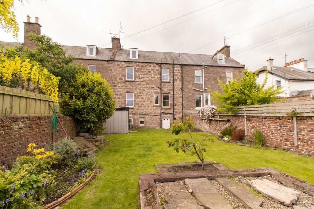 Property photo 2 of 39 Rear Garden