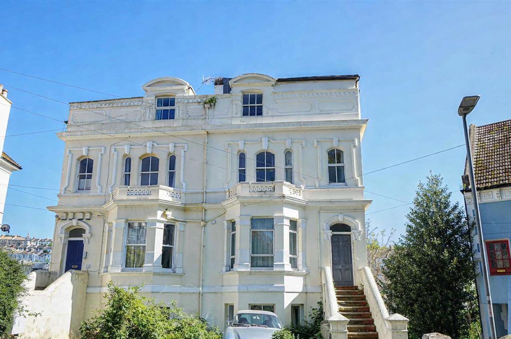 Property photo 1 of 12 Bdbca9Fb-3018-45A4-B948-c3B6E24Cbfe9.Png