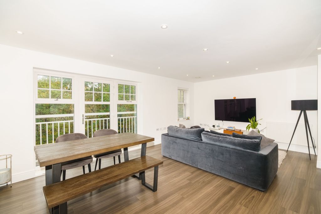 Property photo 3 of 10 Photo 9