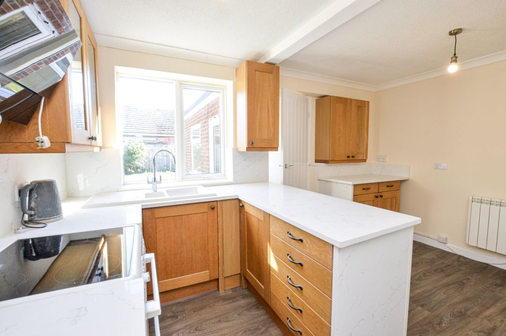 Property photo 3 of 12 2-Dsc_1007